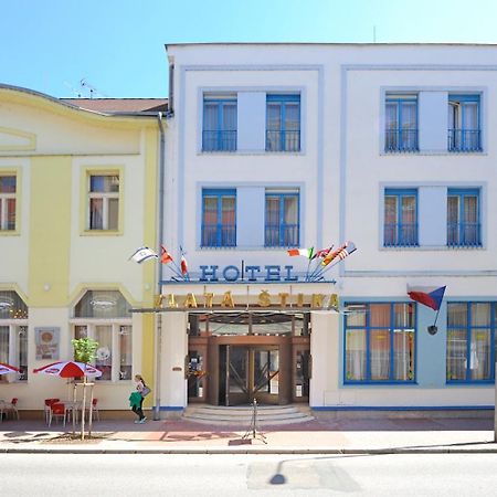 Hotel Zlata Stika Pardubice Buitenkant foto