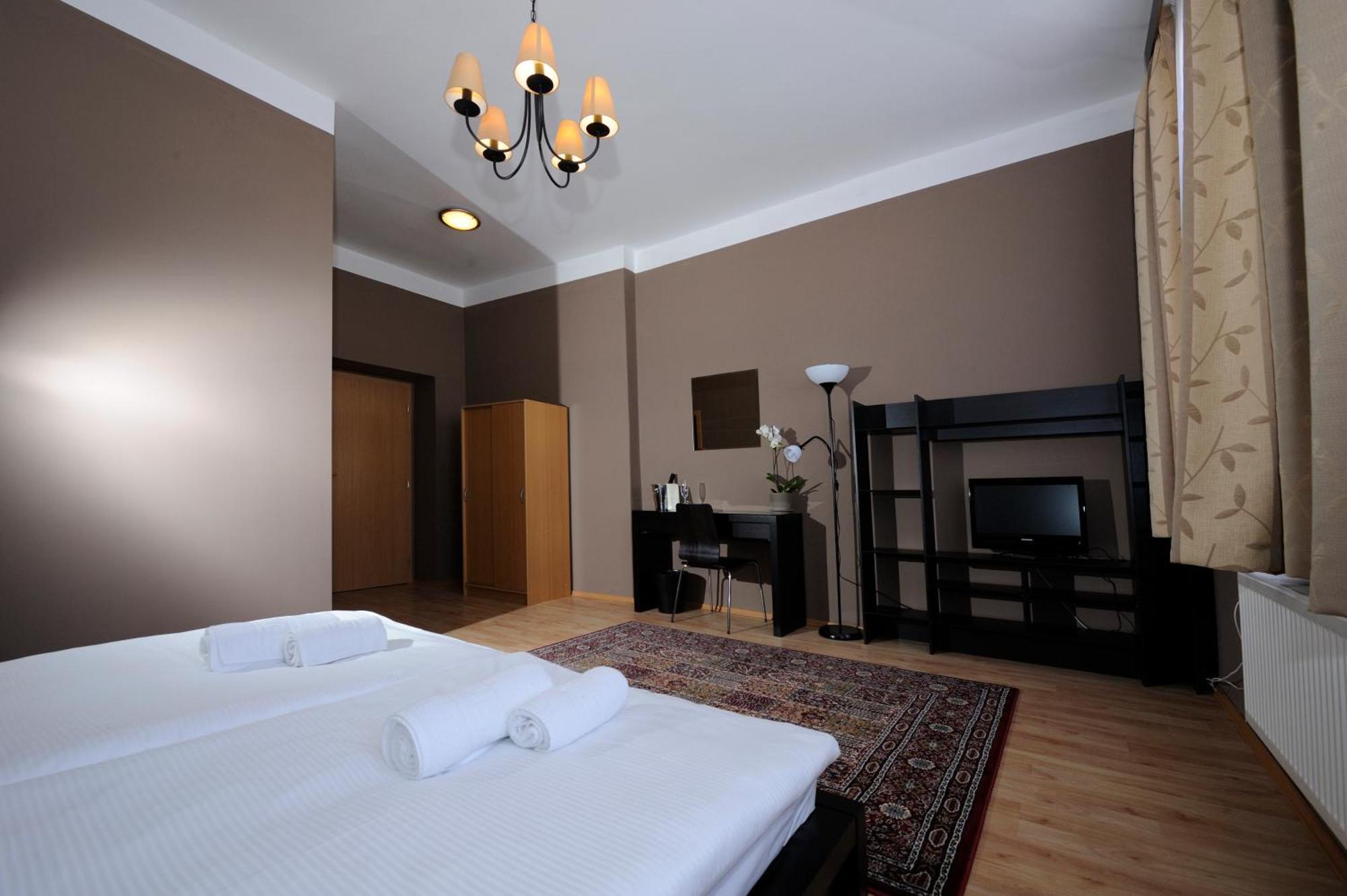 Hotel Zlata Stika Pardubice Kamer foto