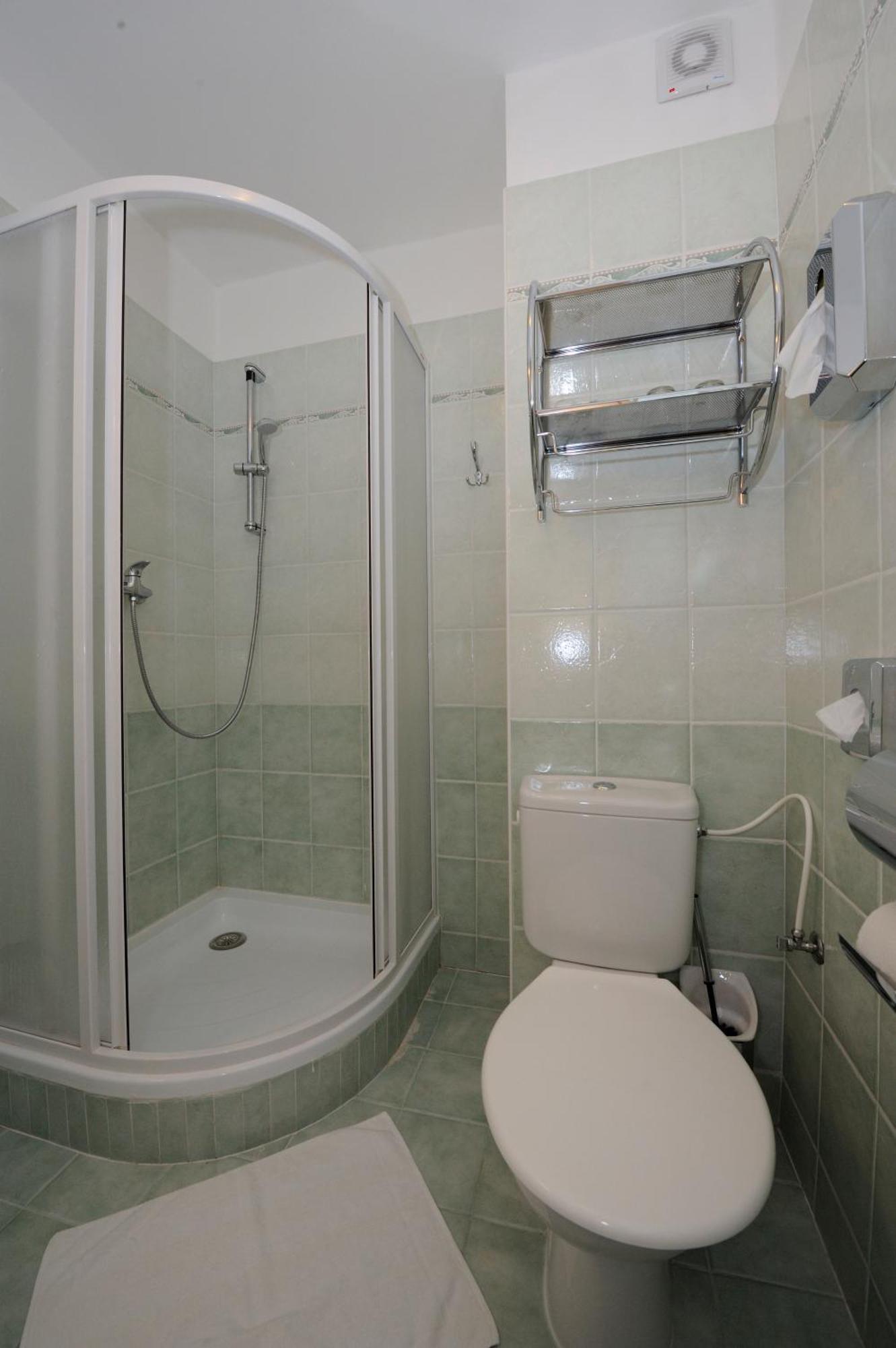 Hotel Zlata Stika Pardubice Buitenkant foto