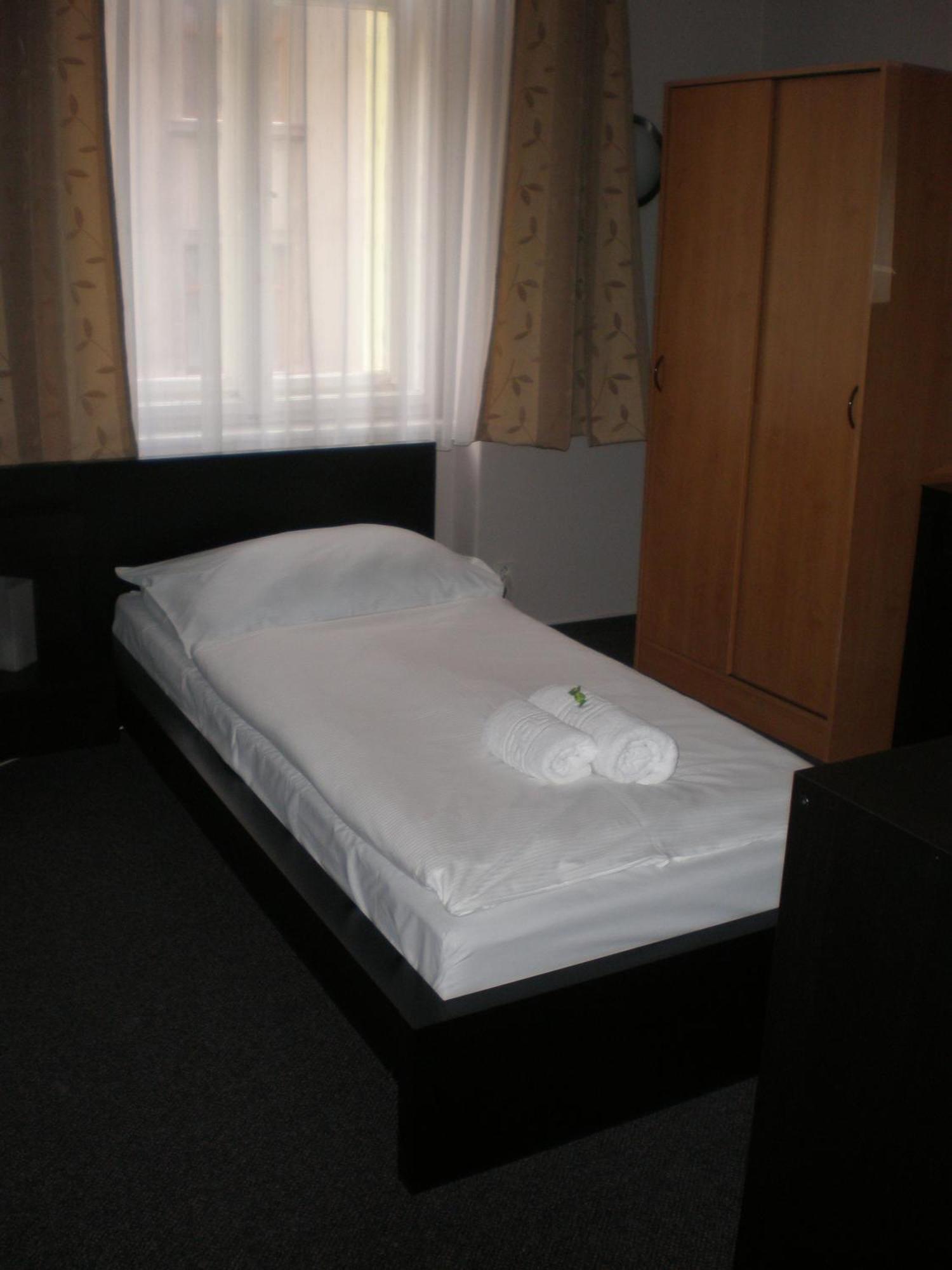 Hotel Zlata Stika Pardubice Kamer foto