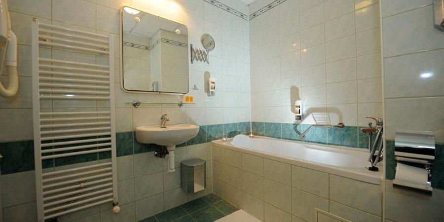 Hotel Zlata Stika Pardubice Buitenkant foto